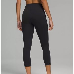 InStill high-rise crop 23”